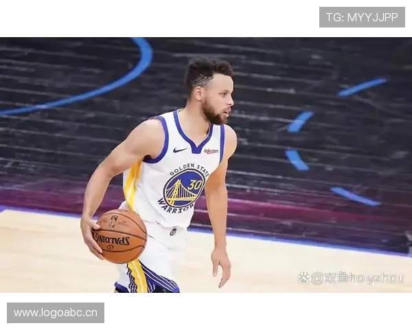 库里半场表现抢眼7投5中贡献14分2助攻三分球命中率高达60成为全队得分王
